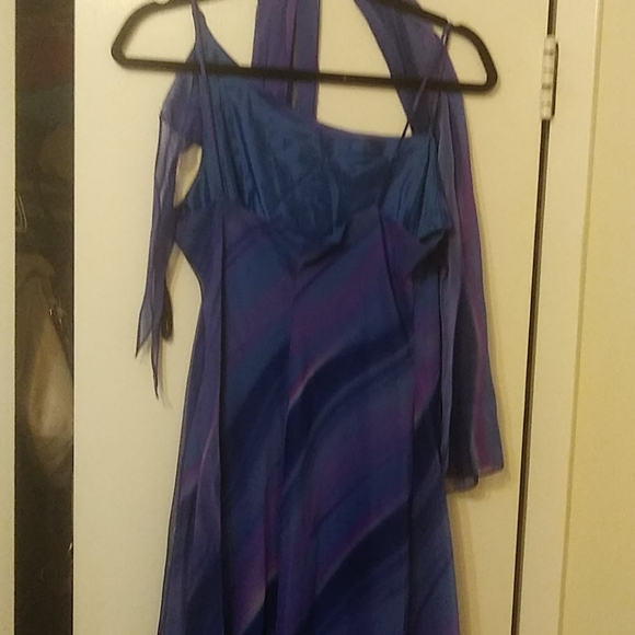 Dress - Picture 2 of 2